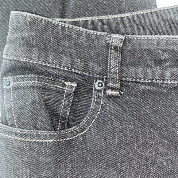 Chico’s Platinum Black Denim 5 Pocket Mid-Rise Straight Leg Jeans Chico Sz .5=6 - Picture 4 of 9